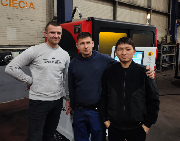 Belan Company Poland Tour: Assisting in the training of 51400 wire bending machine